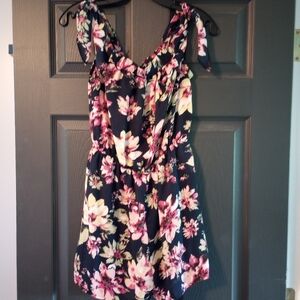 Sienna Sky Off The Shoulder Tie Sleeve Floral Romper Jumpsuit With Pockets Small